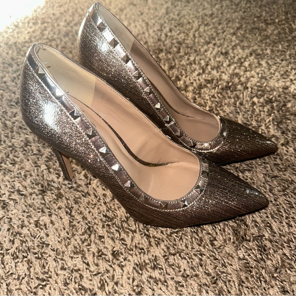 Mix No. 6 Silver Stiletto Heels missing accent piece please see second pic